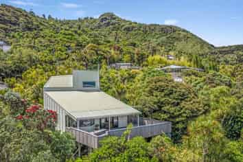 117 Seaview Road, Piha