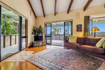 117 Seaview Road, Piha