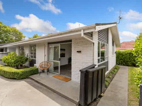 2/1 Delaware Crescent, Russley