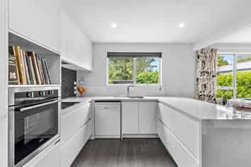 2/1 Delaware Crescent, Russley