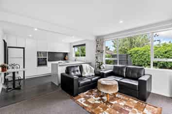 2/1 Delaware Crescent, Russley