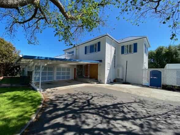 141 Knights Road, Belmont