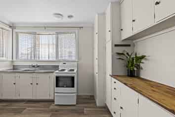 11 Cranby Crescent, Onekawa