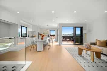 10 Kiokio Street, Long Bay