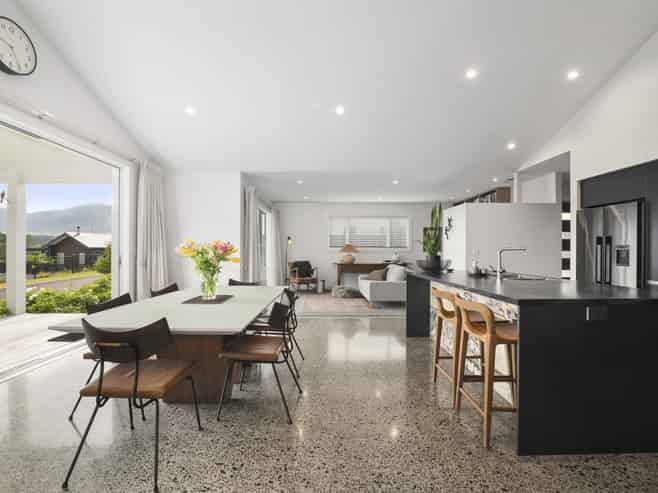 5 Azalea Lane, Waipahihi