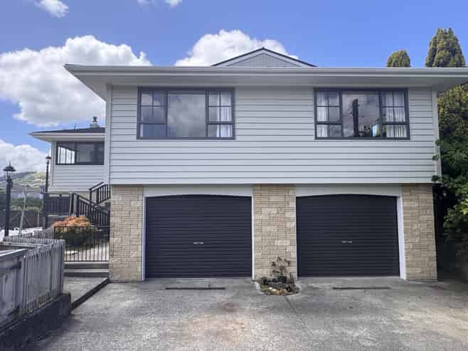 25 Ngatitoa Street, Tawa