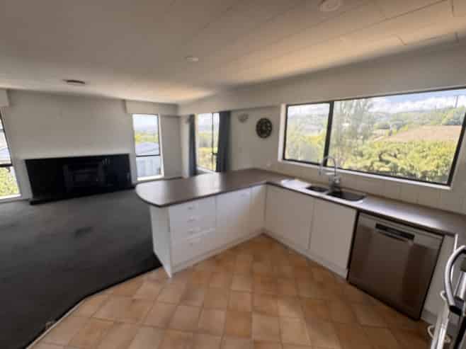 25 Ngatitoa Street, Tawa