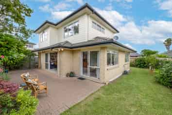 1/8 Tolben Place, Golflands