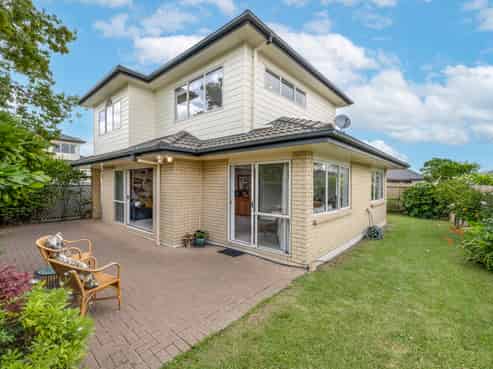 1/8 Tolben Place, Golflands