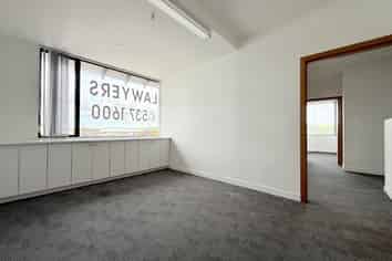 Professional Highland Park Office | 130 m2