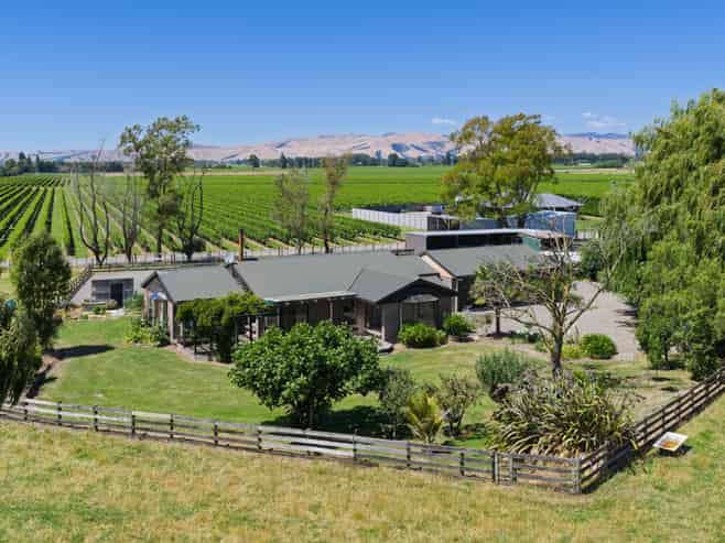 2D Ferry Road, Spring Creek