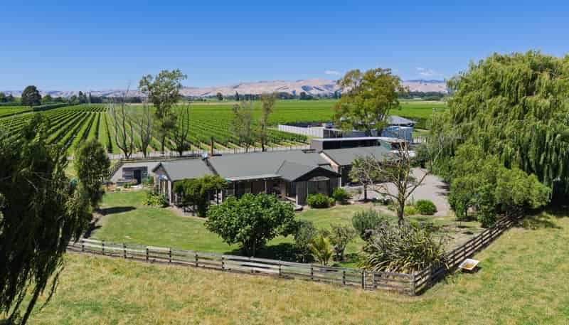 2D Ferry Road, Spring Creek