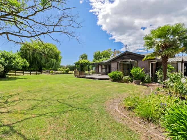 2D Ferry Road, Spring Creek