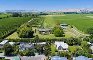 2D Ferry Road, Spring Creek