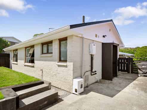 2A Laurel Grove, Maungaraki