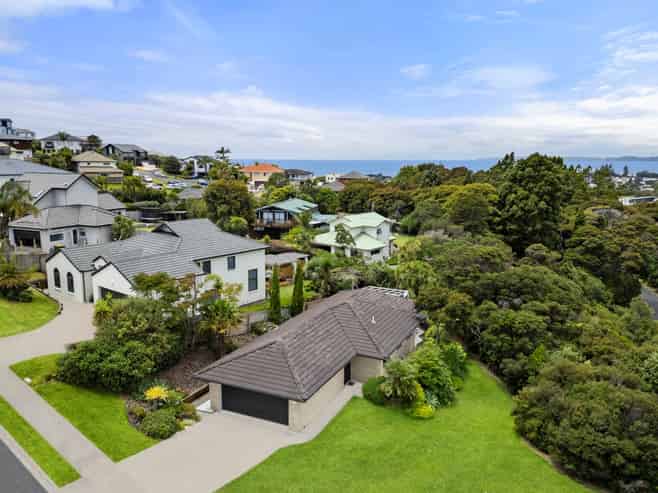 42 Savoy Road, Orewa
