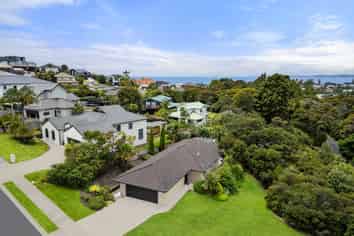 42 Savoy Road, Orewa