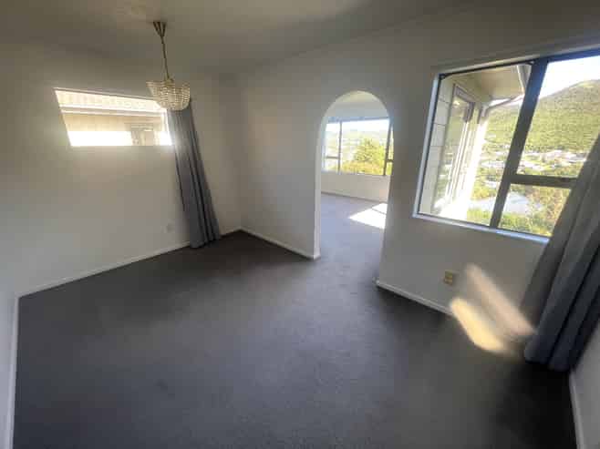 28a Gaya Grove, Ngaio