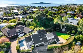 9 Wynsfield Garden, Saint Heliers