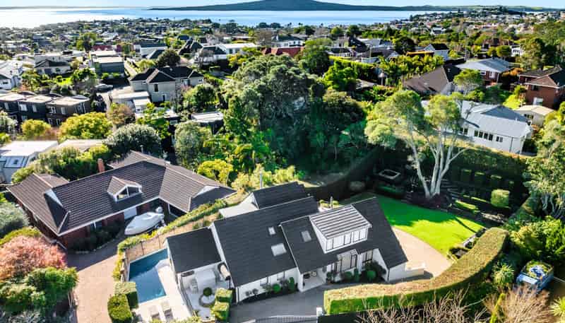 9 Wynsfield Garden, Saint Heliers