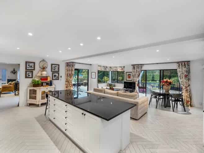 9 Wynsfield Garden, Saint Heliers