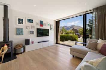 27a Falconer Rise, Jacks Point