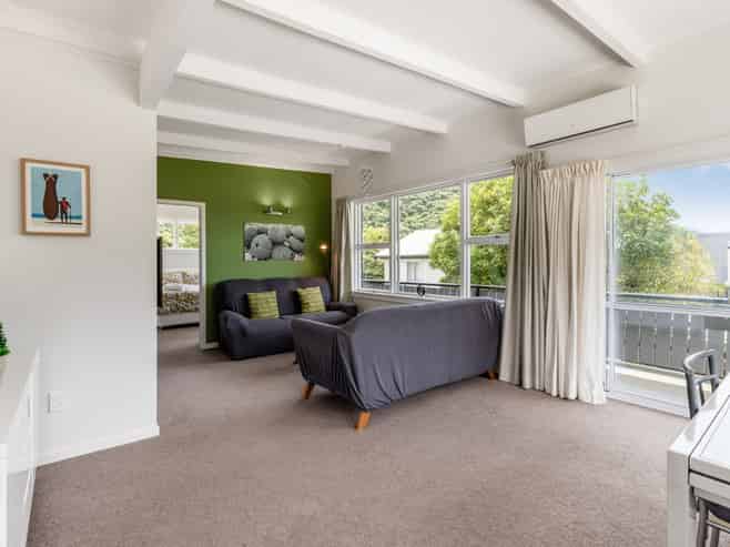 30 Beach Road, Waikawa