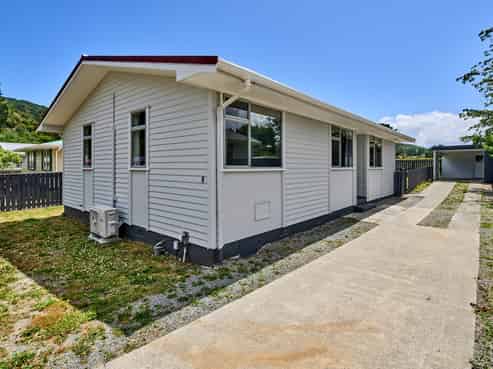 8 Orewa Grove, Wainuiomata