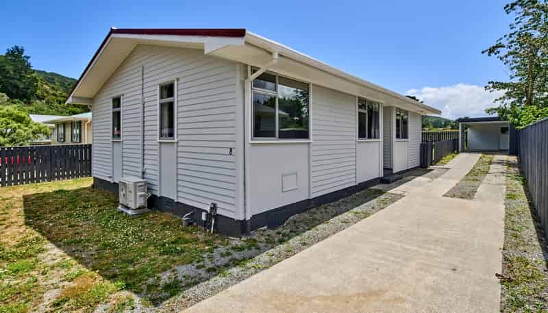 8 Orewa Grove, Wainuiomata