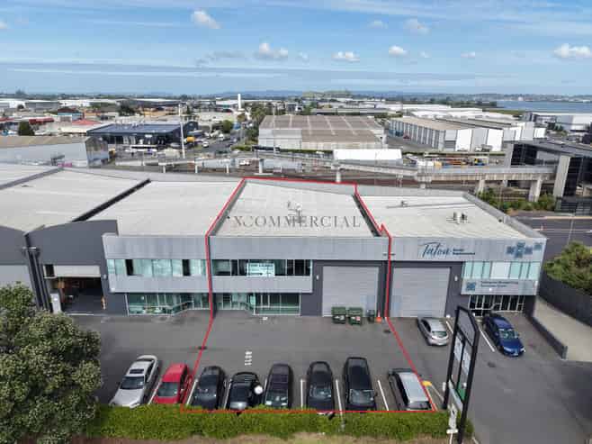 470sqm Immaculate Unit with parking