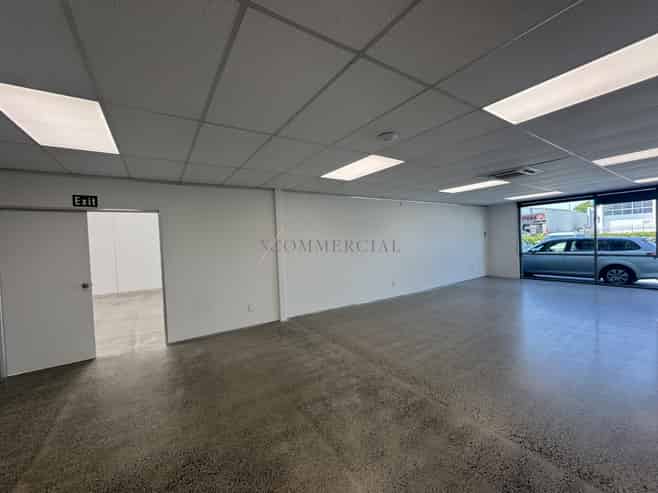 470sqm Immaculate Unit with parking