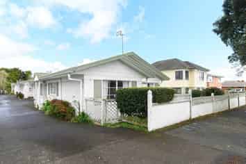 1/389 Blockhouse Bay Road, Blockhouse Bay