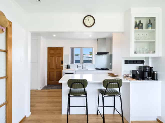 57 Divich Avenue, Te Atatu South