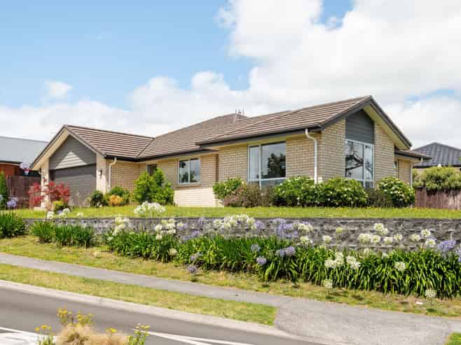 2 Jack Rise, Grandview Heights