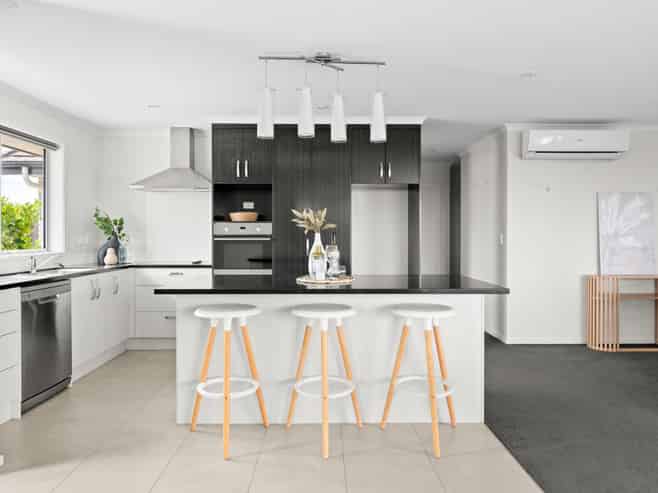 2 Jack Rise, Grandview Heights