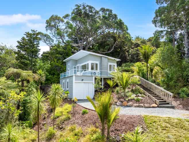 25 Matheson Bay Road, Leigh