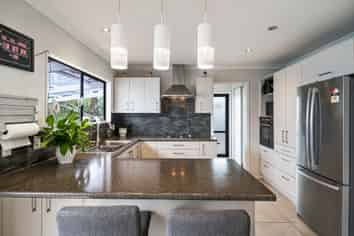 121 Godley Road, Green Bay