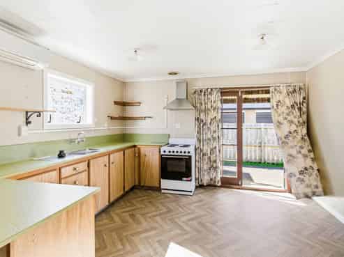 1  Osmond Street, SOUTH DUNEDIN