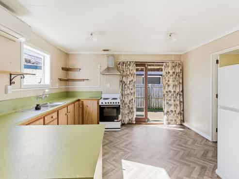 1  Osmond Street, SOUTH DUNEDIN