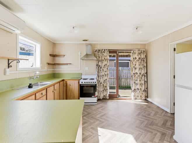 1  Osmond Street, SOUTH DUNEDIN