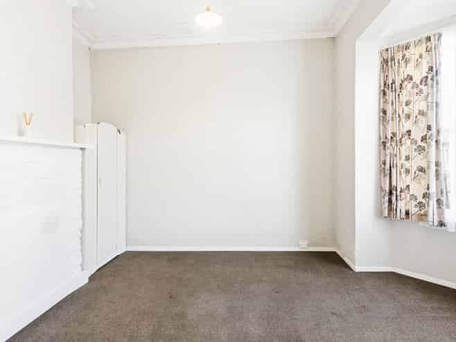 1  Osmond Street, SOUTH DUNEDIN