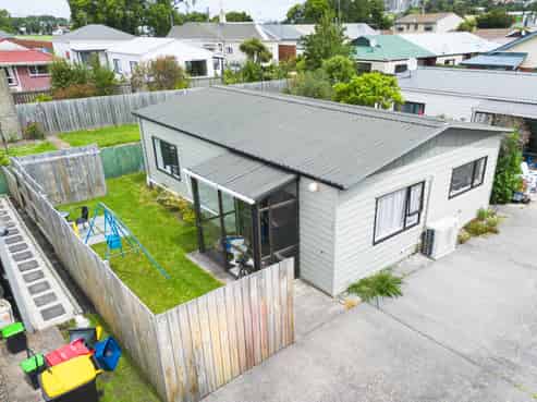 13C  Burns Street, SOUTH DUNEDIN