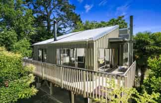 2/13A Eskdale Road, Birkdale