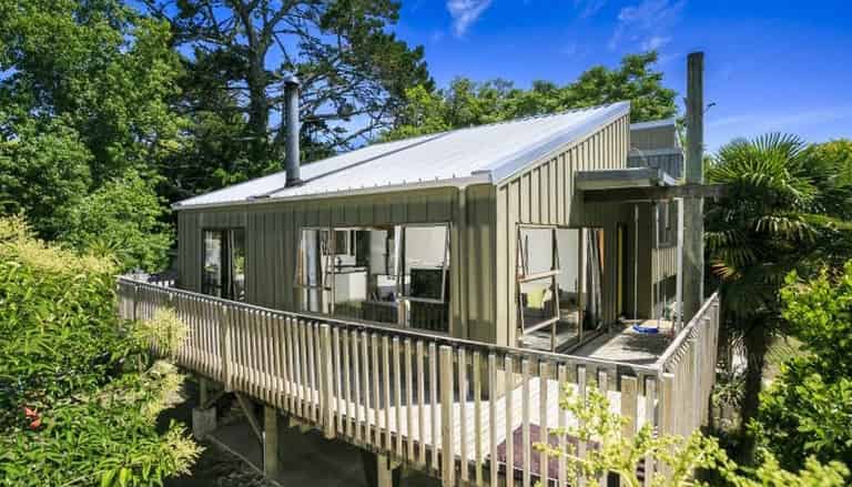 2/13A Eskdale Road, Birkdale