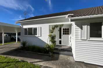 15 Clapham Grove, Stokes Valley