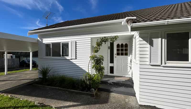 15 Clapham Grove, Stokes Valley