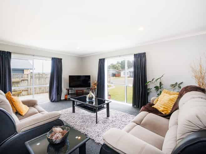 23 Sandown Avenue, Himatangi Beach