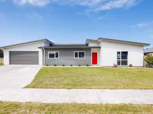 23 Sandown Avenue, Himatangi Beach