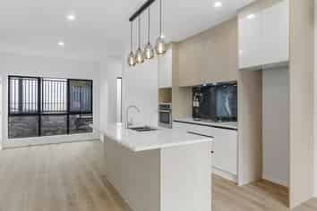 8E Tahinga Street, Northcote