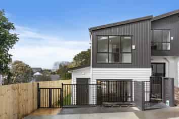8E Tahinga Street, Northcote